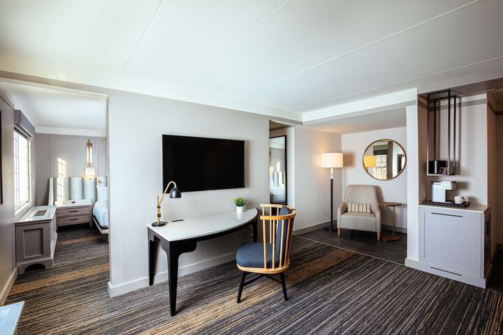Room 25 of 49