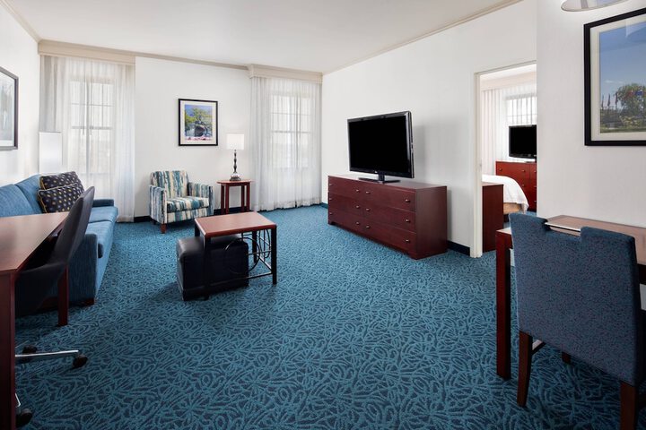 Room 23 of 73