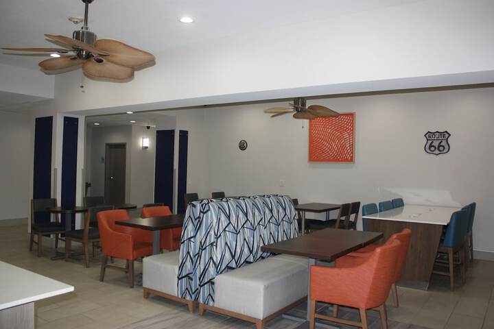Holiday Inn Express Hotel & Suites Shamrock North by IHG