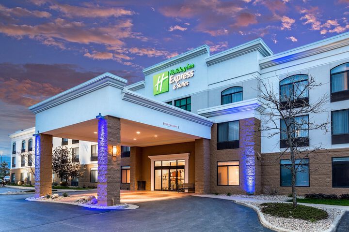 Holiday Inn Express & Suites Cedar Falls - Waterloo by IHG