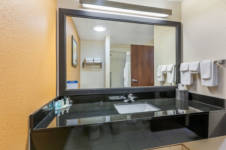 Room 15 of 25