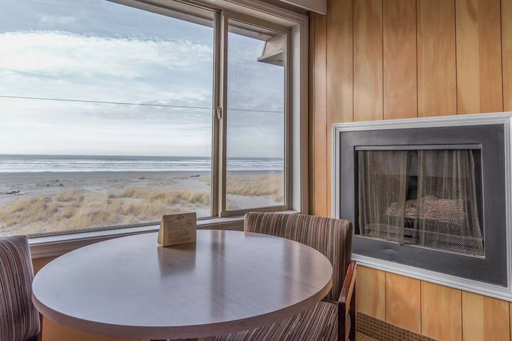 Ebb Tide Oceanfront Inn