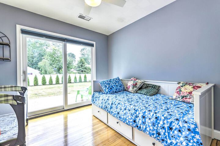 Charming Old Saybrook Cottage 1 Mi to Beach