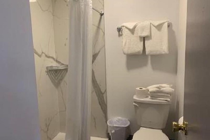 Room 30 of 73