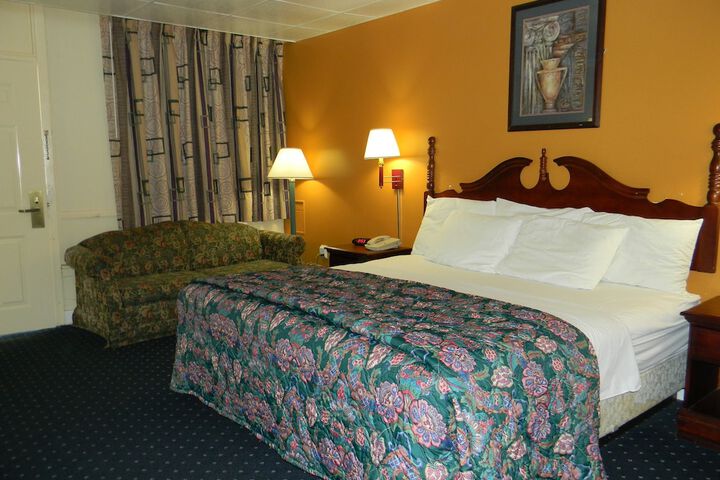 Room 9 of 21