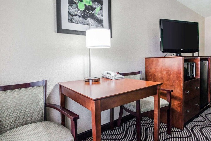Room 14 of 27