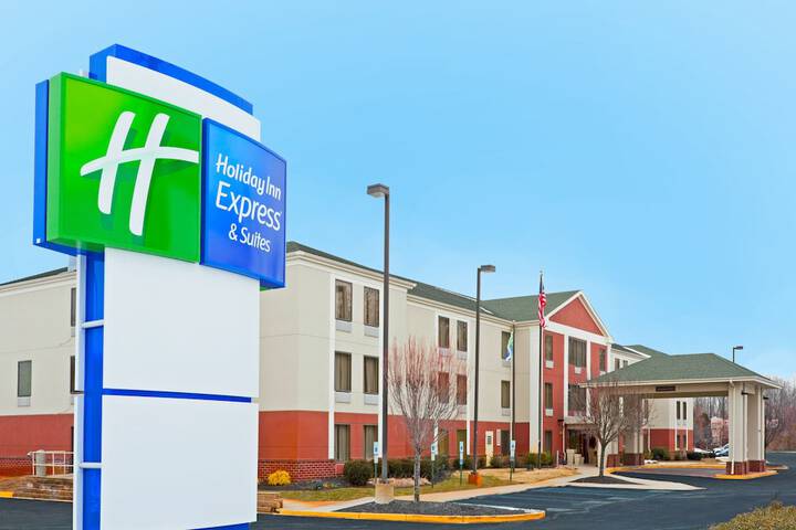 Holiday Inn Express Hotel & Suites Carneys Point by IHG