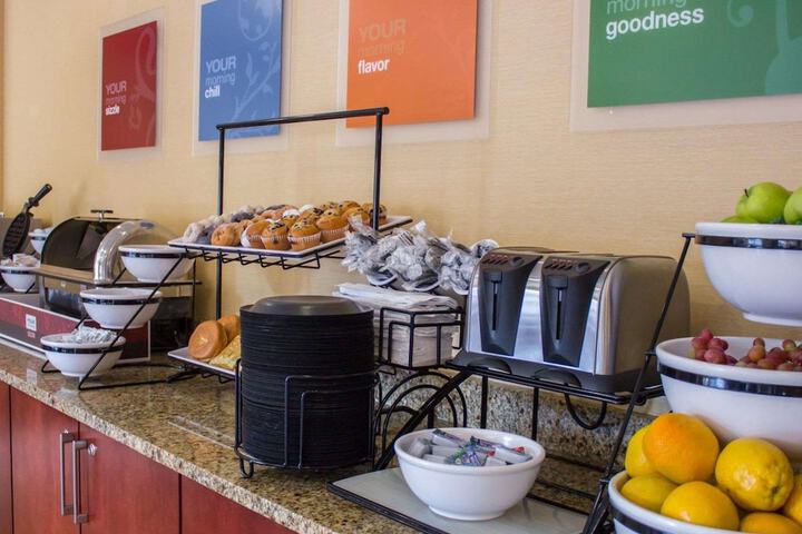 Breakfast/Coffee Service 20 of 33