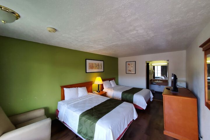 Room 10 of 16