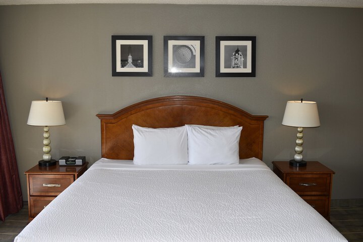Room 35 of 40