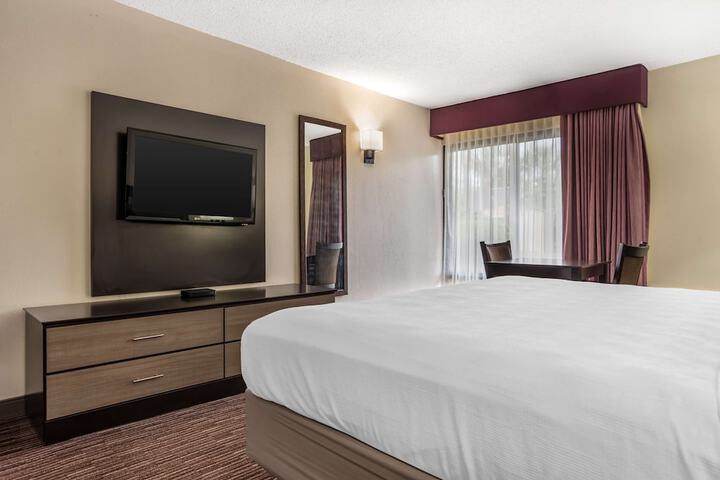 Room 10 of 26