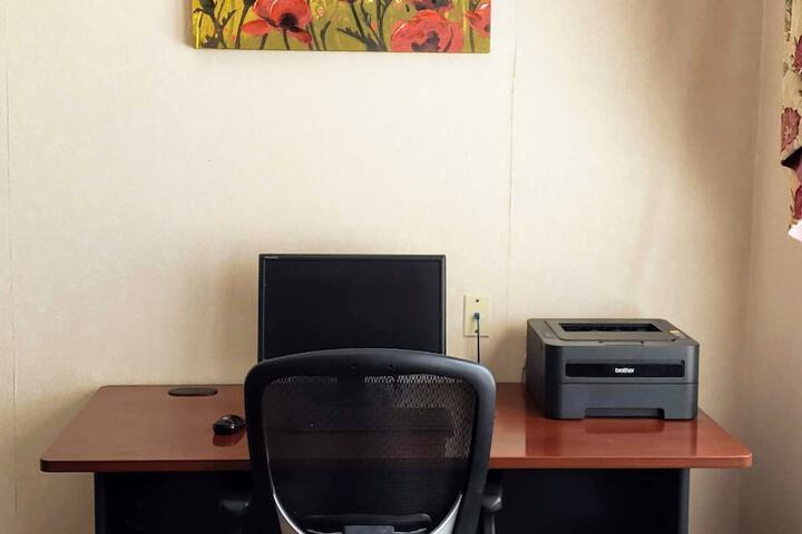 Business Center 17 of 17