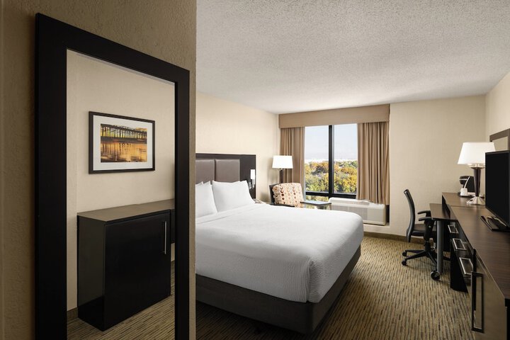 Holiday Inn Miami - International Airport by IHG