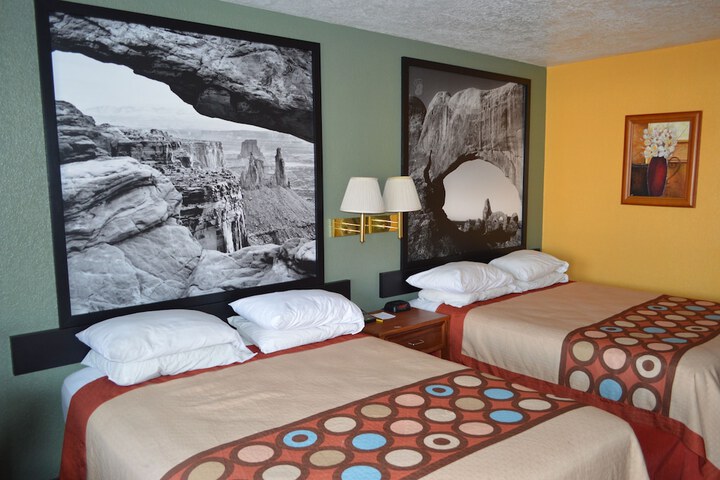 Room 17 of 50
