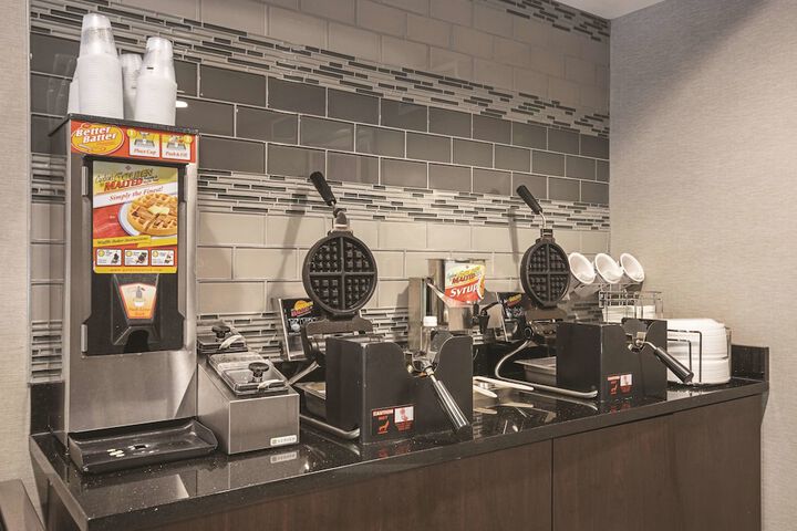 Breakfast/Coffee Service 37 of 45
