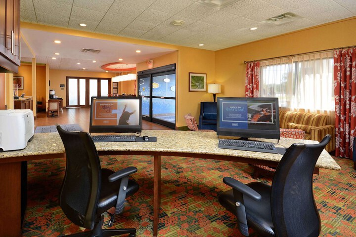 Business Center 43 of 43