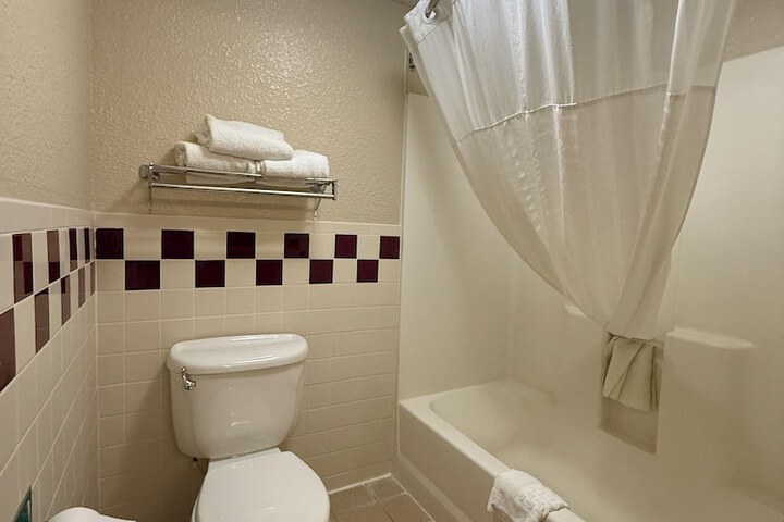 Rodeway Inn Hesston