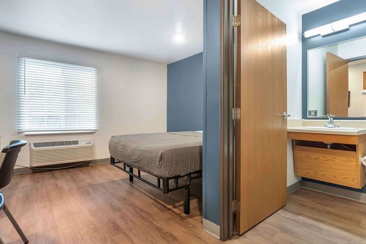 Room 7 of 24