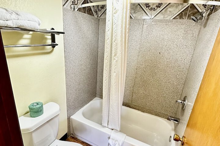 Room 15 of 23