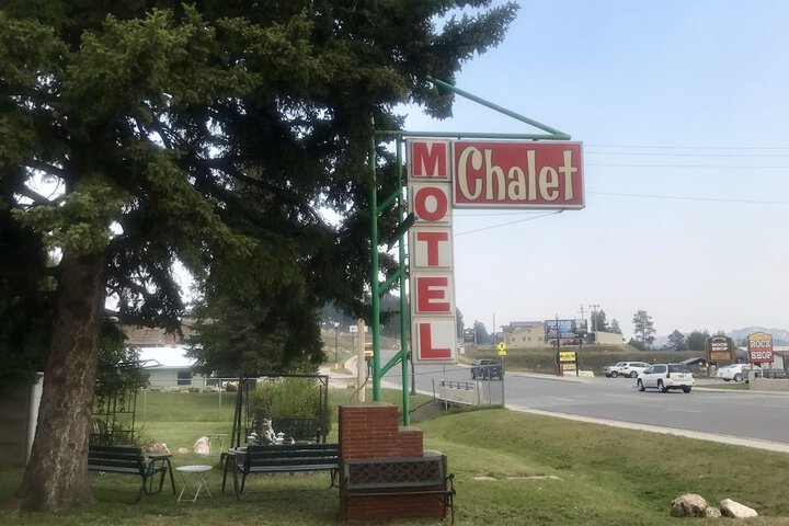 Chalet Motel