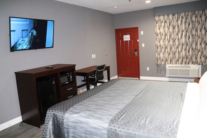 Room 20 of 33