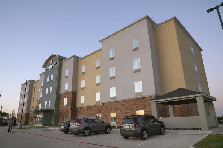 Hotel 6 of 45