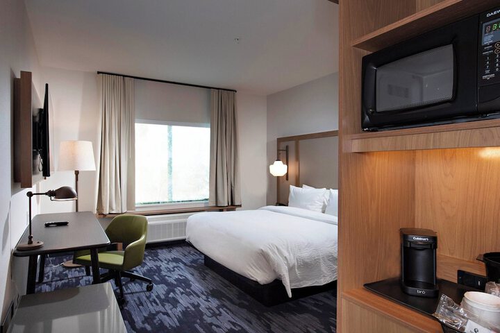 Room 13 of 27