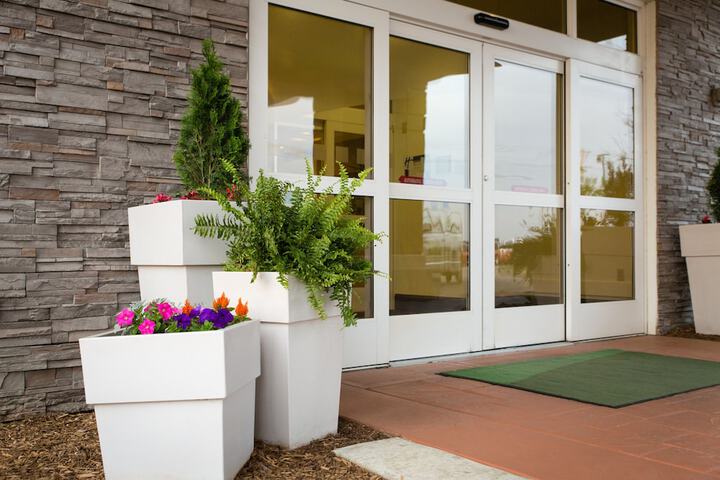 Holiday Inn Bloomington-Airport by IHG