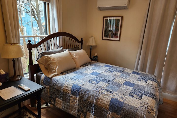 Davis Square Inn