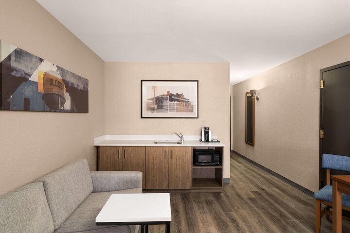 La Quinta Inn & Suites by Wyndham Bessemer