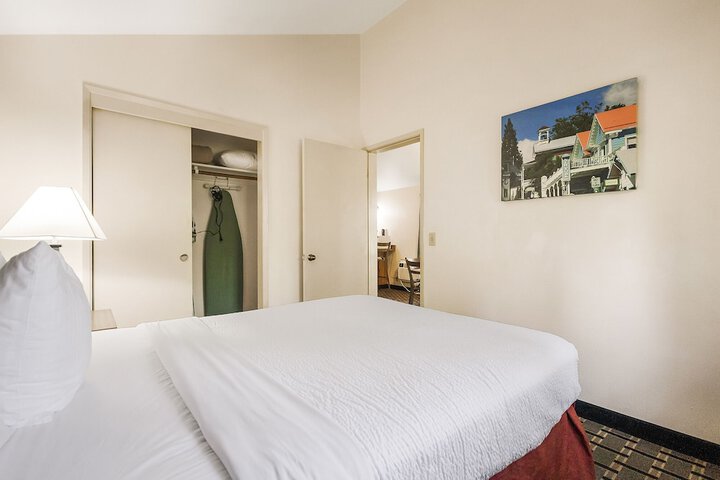 Room 11 of 50