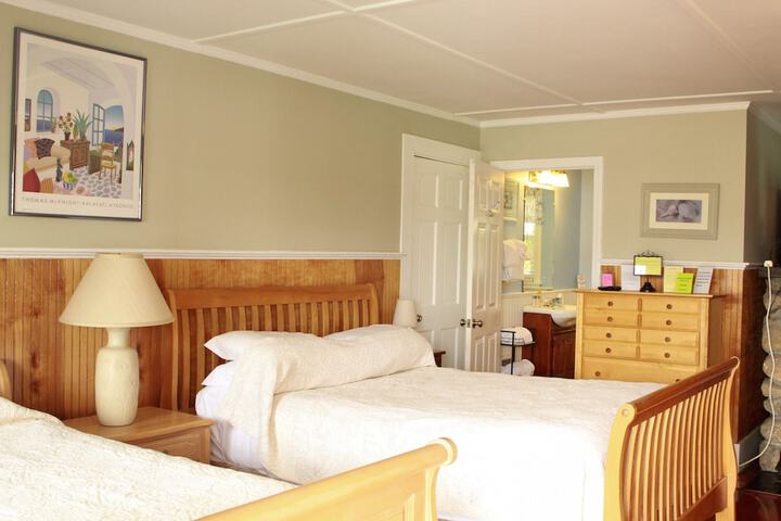 Room 72 of 230