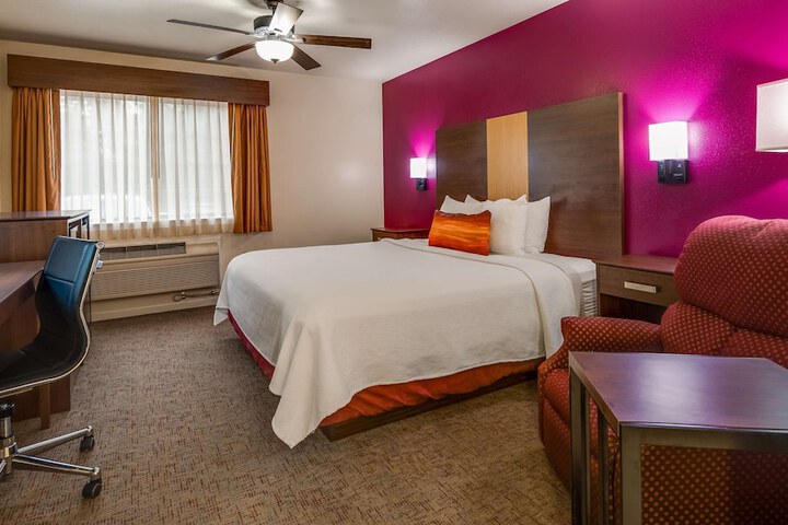 Room 8 of 25