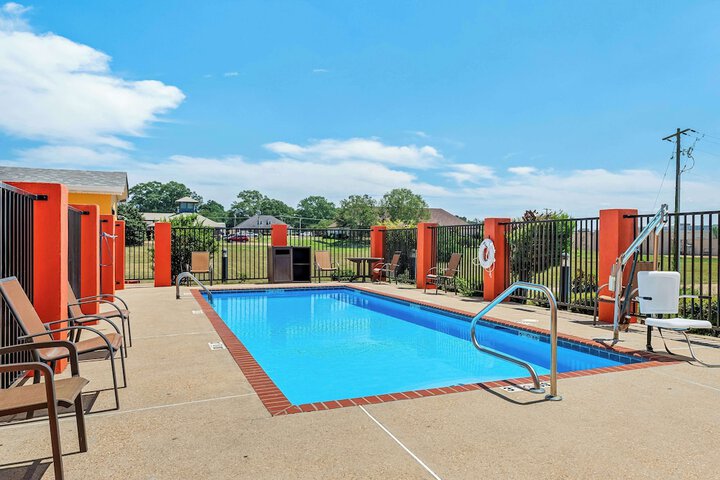 Best Western Plus Magee Inn & Suites