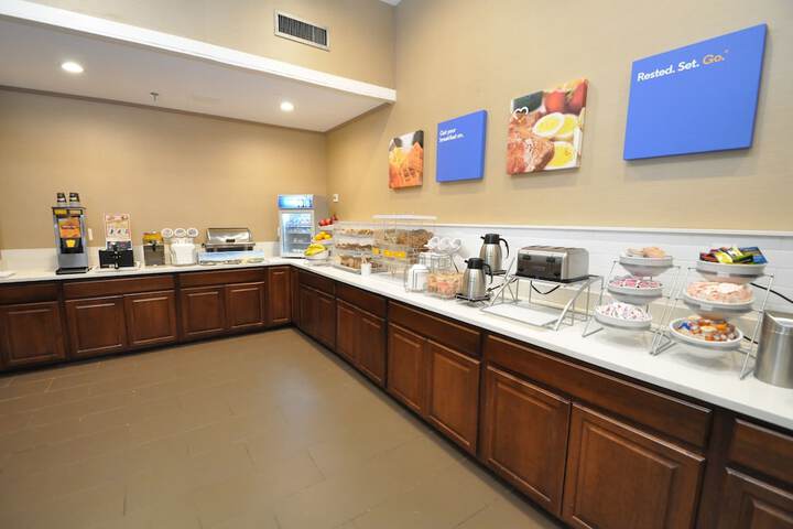 Comfort Inn & Suites Aberdeen near APG