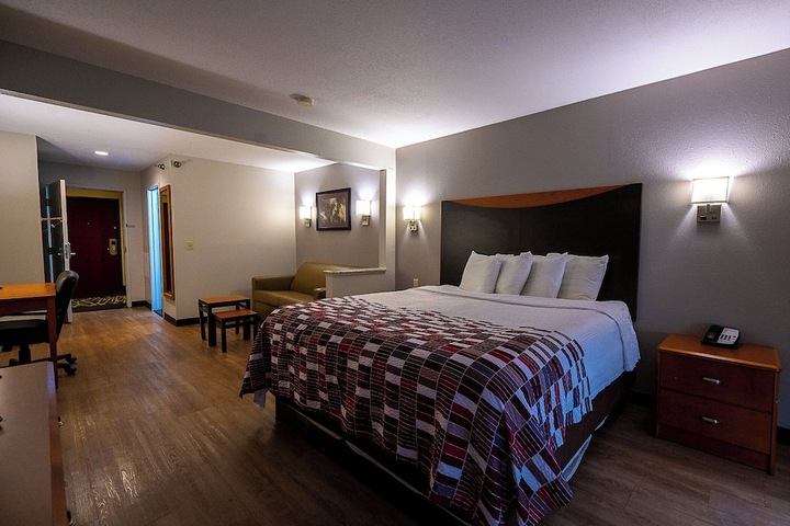Red Roof Inn & Suites Danville IL
