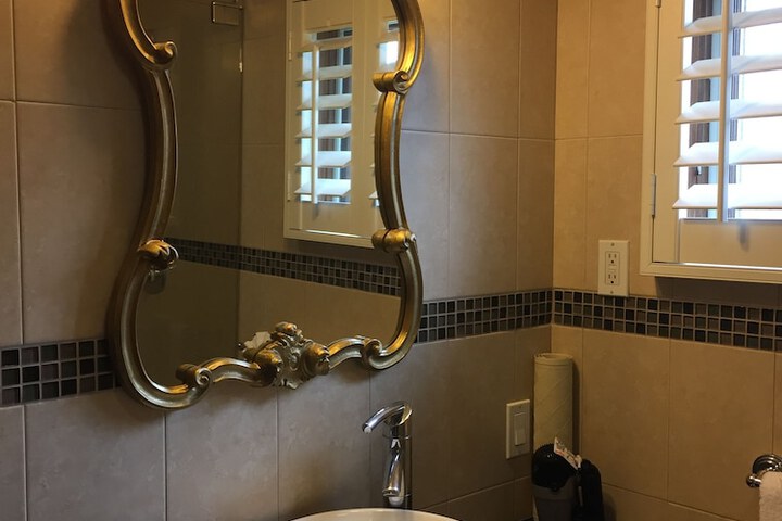 Room 168 of 221
