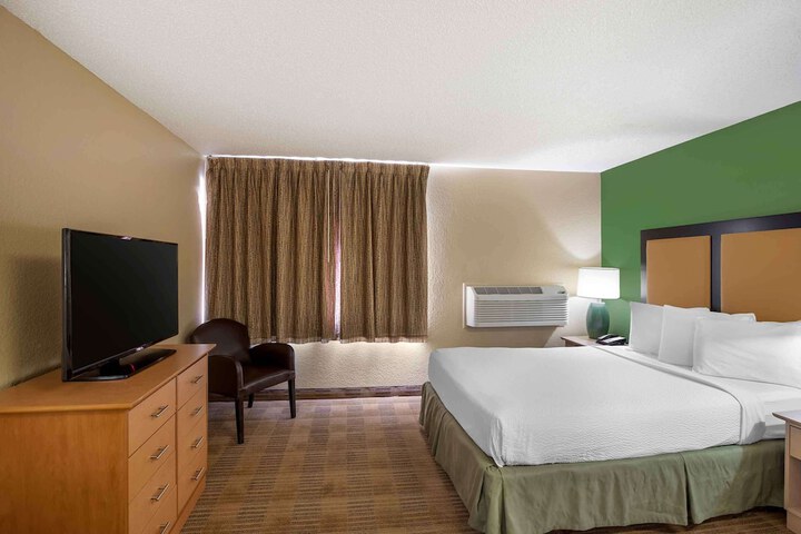 Room 18 of 27
