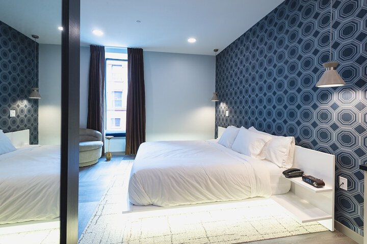 Room 16 of 18