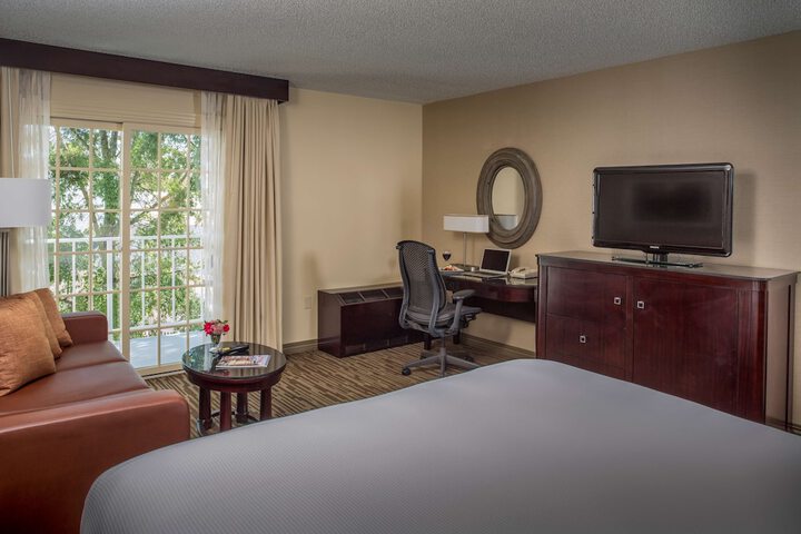 Room 25 of 51