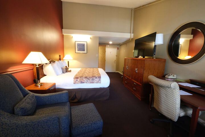 Room 37 of 69