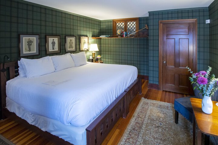 Room 60 of 144