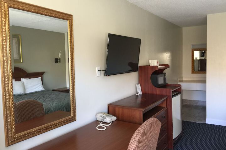 Room 22 of 37