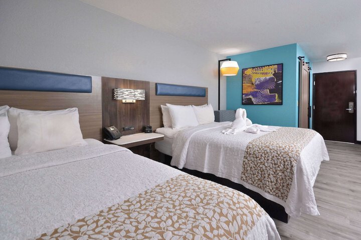 Room 32 of 118