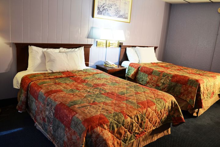 Room 12 of 27