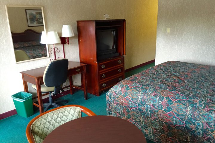 Room 25 of 36