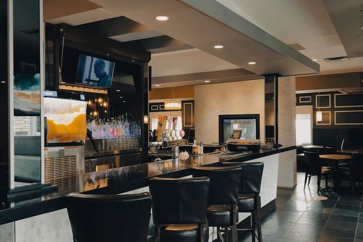 Super 8 by Wyndham Dawson Creek