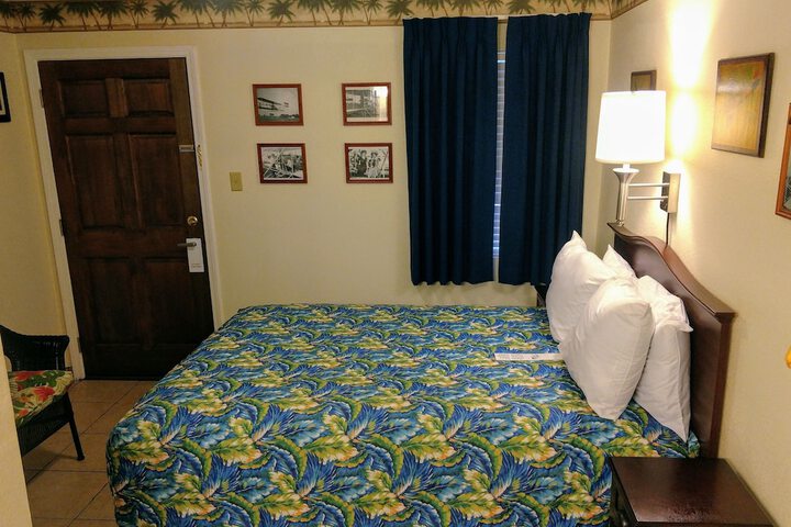 Room 28 of 49