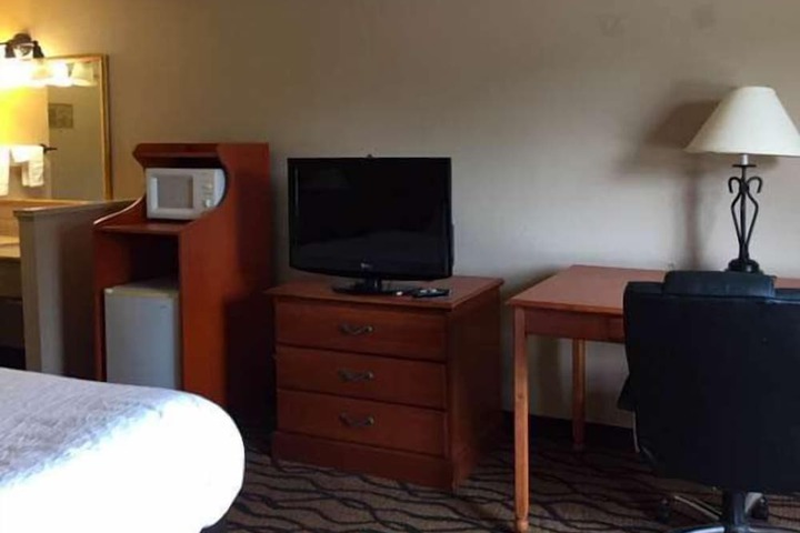 Room 9 of 10