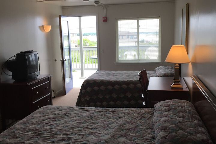 Room 33 of 42